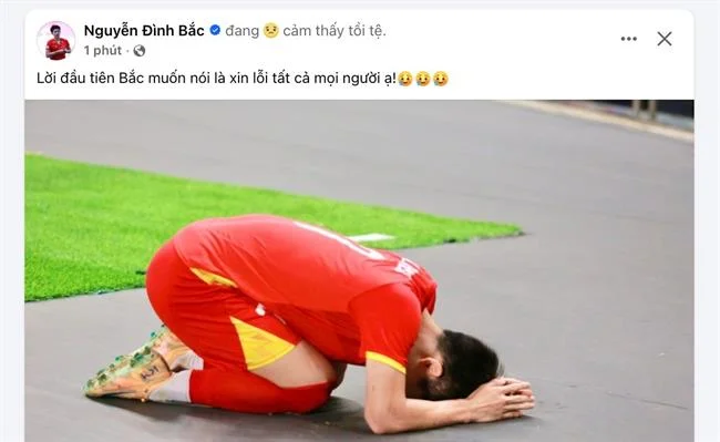 Đội tuyển esports chuyên nghiệp đang thi đấu